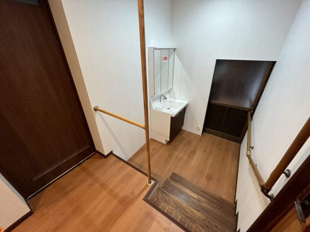 【大山町】大豪邸の脱衣室をリノベーション