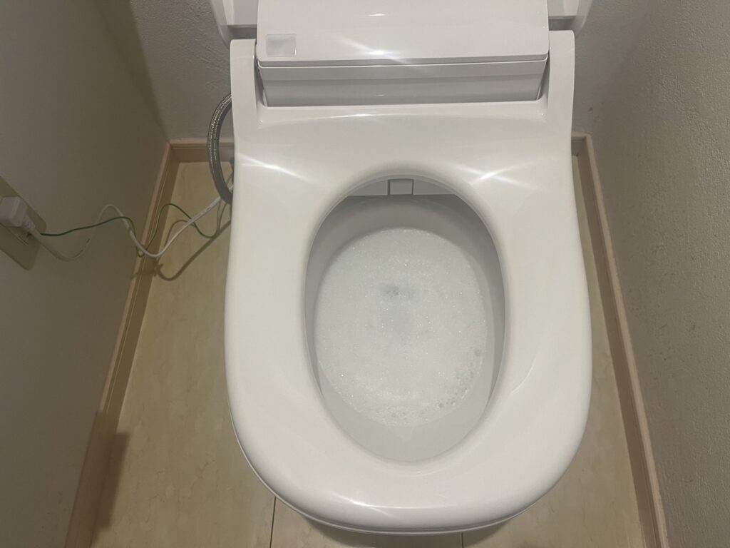 【米子市】水漏れしたトイレをわずか1時間で取替リフォーム！
