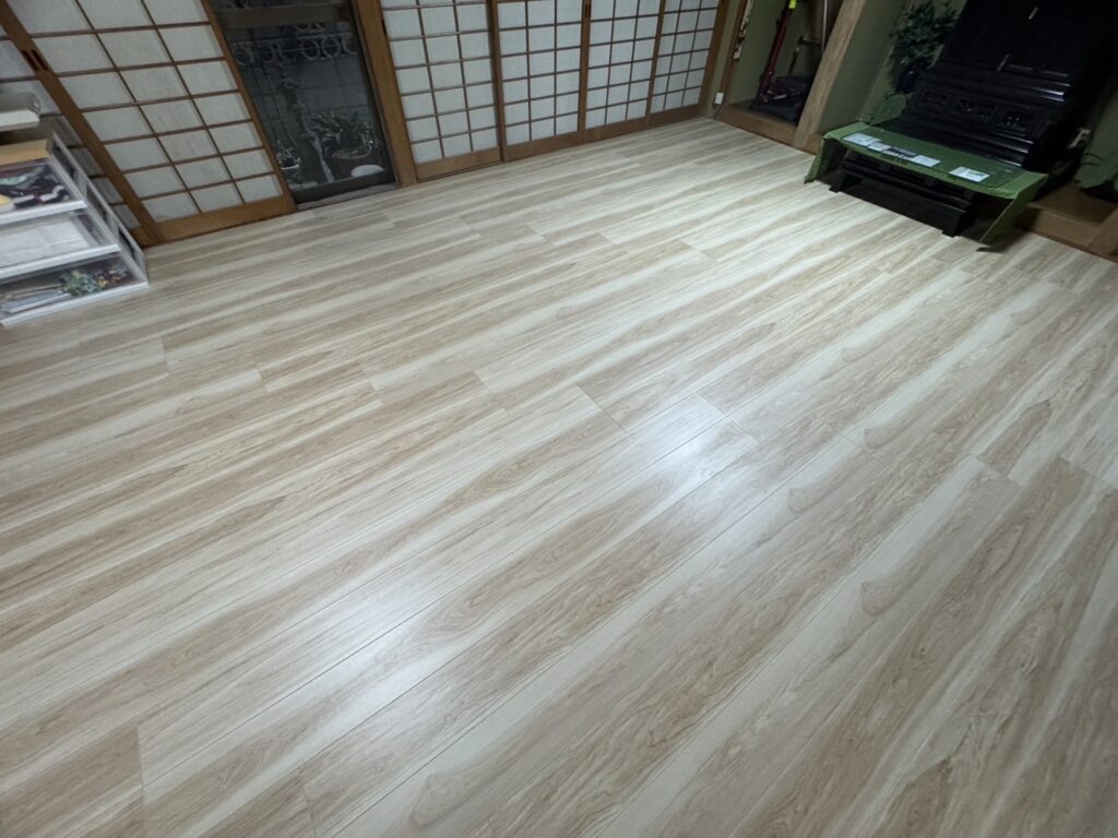 【安来市】ペットにやさしい滑りにくいフローリングへリフォーム