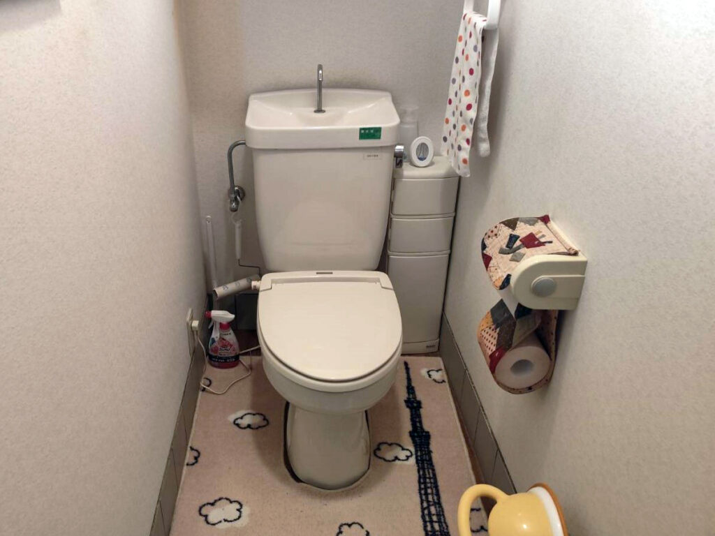 【境港市】使い勝手を見直してウォシュレット付きに交換！トイレリフォーム