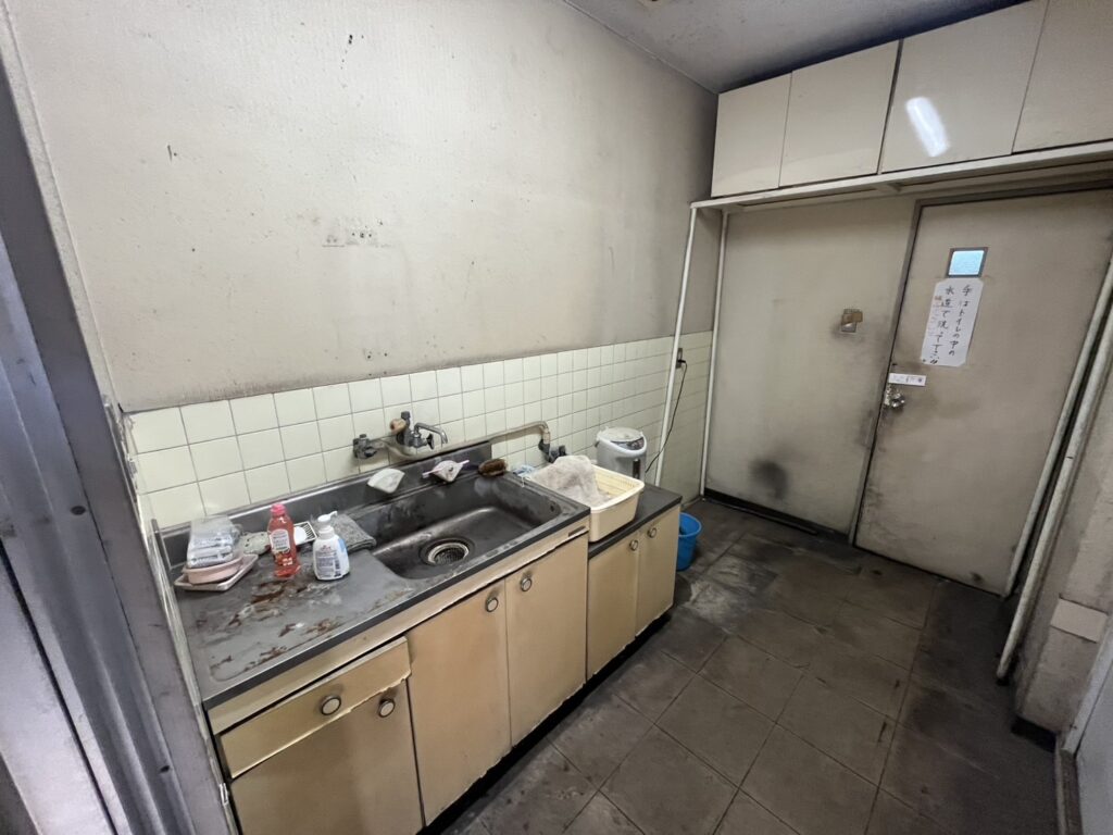 【米子市】某工場のトイレを女性でも快適に使用できる空間に!