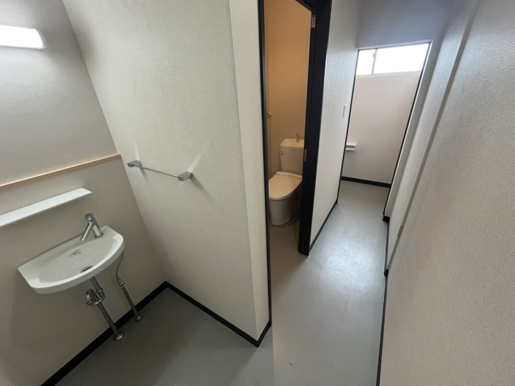 【米子市】某工場のトイレを女性でも快適に使用できる空間に！