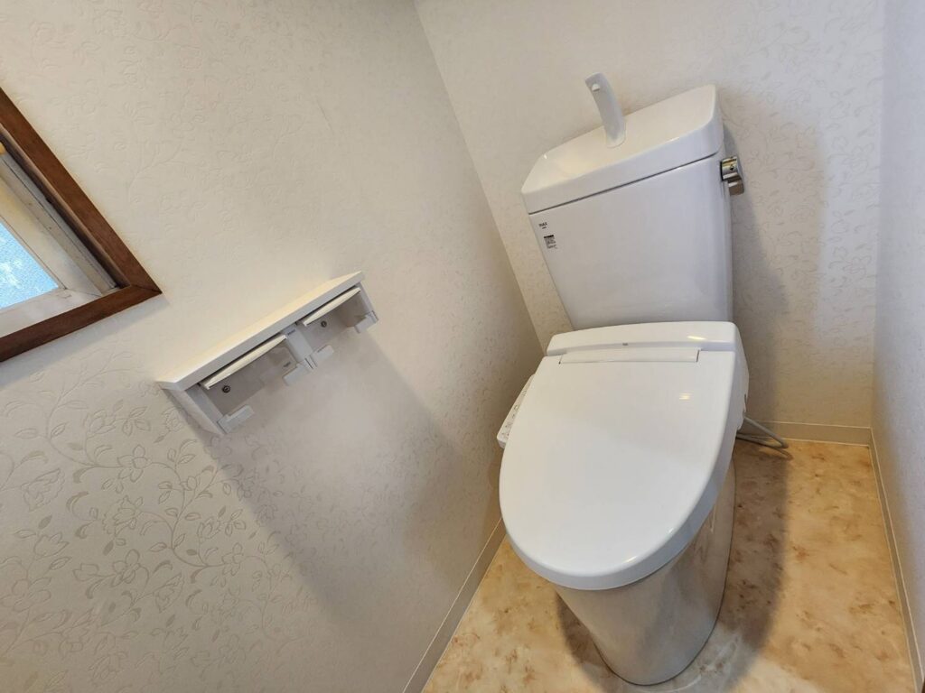 【境港市】LIXIL「アメージュ」で快適に！内装も一新して明るいトイレ空間へ