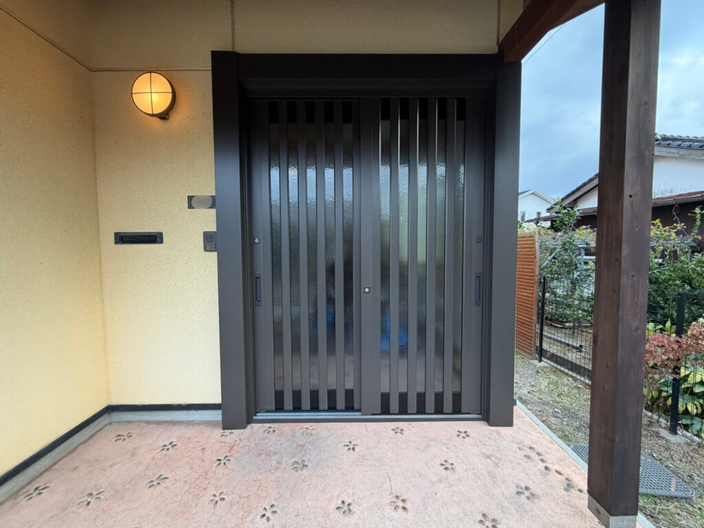 【米子市】玄関が変わると住まいの印象も一新！玄関ドアリフォーム