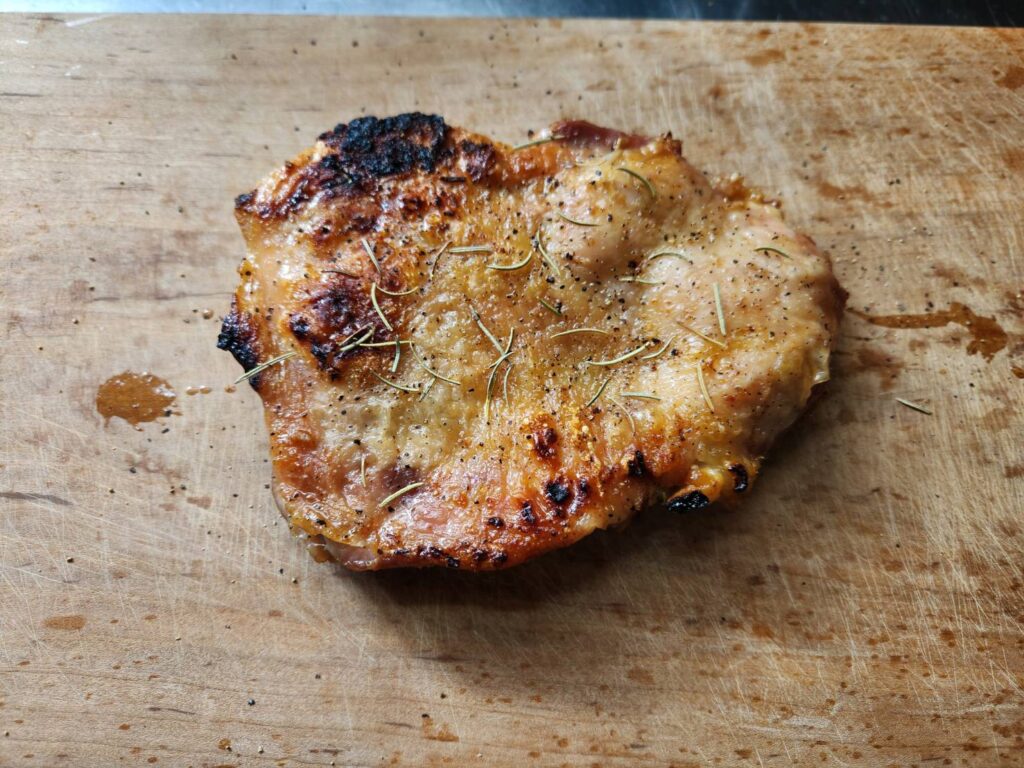 ドライエイジング鶏肉をしじって食す！