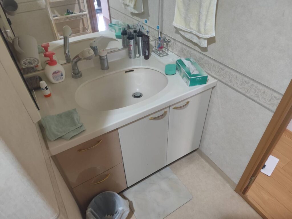 【米子市】将来を見据えて、落ち着きのある使いやすい洗面空間へリフォーム