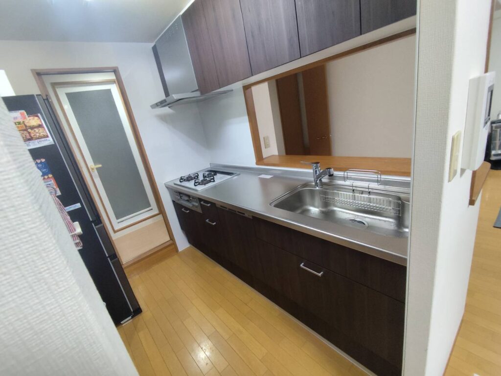 【米子市】これからの暮らしを見据えて、落ち着きのある快適なキッチンへリフォーム