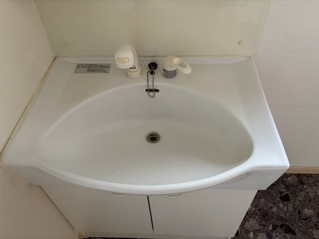 【米子市】暮らしにすっとなじむ洗面空間へ。シンプルだからこそ心地よい仕上がりに