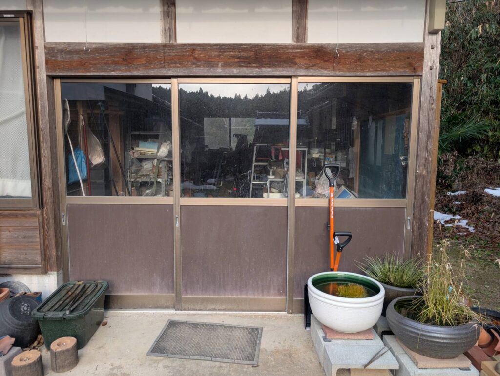 【安来市】毎日の出入りをもっと快適に。離れの引戸リフォーム
