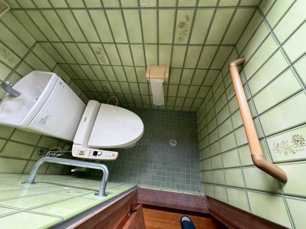 【伯耆町】使わなくなったトイレを、多目的に使える外部スペースへ