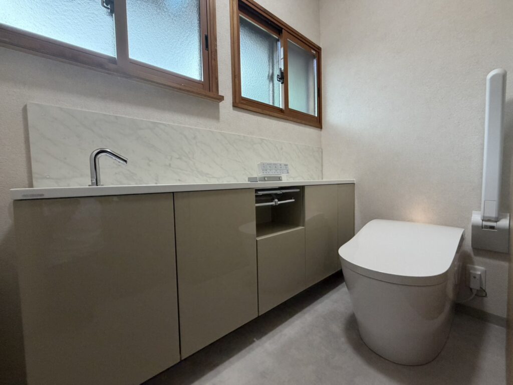 【米子市】二つの個室を一つに。安心して使える、くつろぎのトイレ空間へ